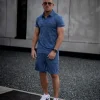 Ensemble short polo à motif géométriques
