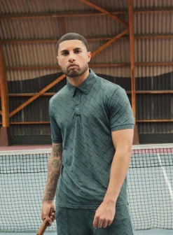 Ensemble short polo à motif géométriques