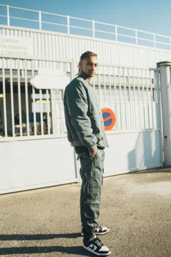 Ensemble utility bombers et cargo zippé