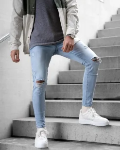 Jean skinny légèrement stretch et déchiré
