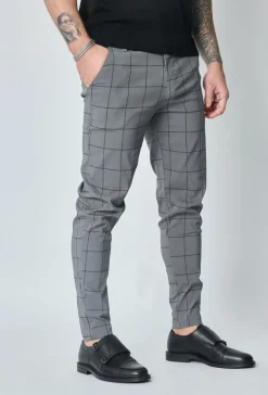 Pantalon à carreaux : style tendance pour homme