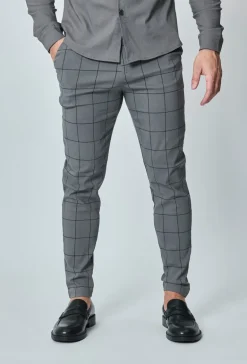 Pantalon à carreaux : style tendance pour homme