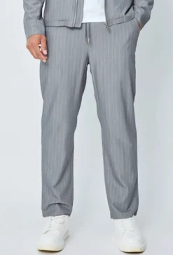 Pantalon à rayures coupe normale