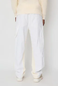 Pantalon bicolore à panneaux contrastants