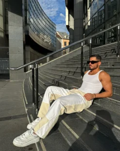 Pantalon bicolore à panneaux contrastants