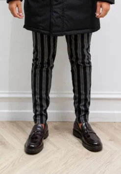Pantalon chino à rayures
