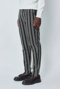 Pantalon chino à rayures