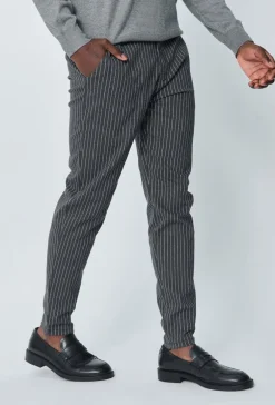 Pantalon chino à rayures