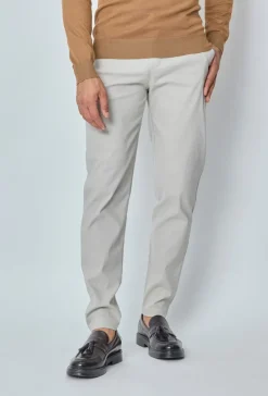 Pantalon chino classique uni