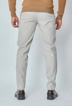 Pantalon chino classique uni