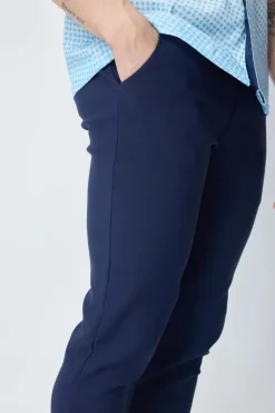 Pantalon chino classique uni