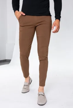 Pantalon chino tendance uni