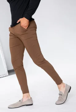 Pantalon chino tendance uni