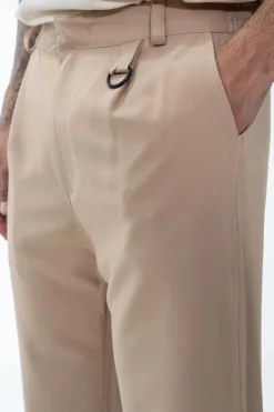Pantalon élégant à coupe ajustée
