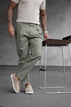 Pantalon tailleur contemporain