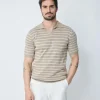 Polo col v