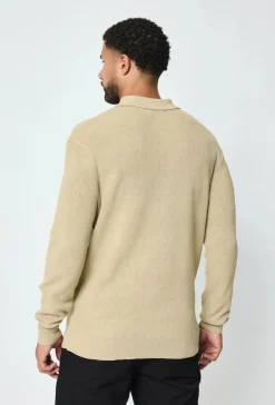 Pull en maille col à revers avec deux boutons