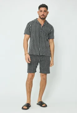 Short à rayures