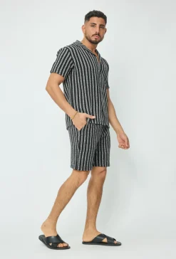 Short à rayures