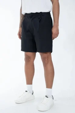Short chic mi-longueur