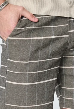 Short chino à carreaux