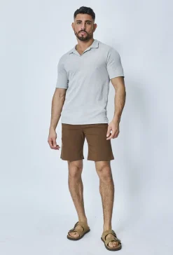 Short chino uni léger stretch et très confortable