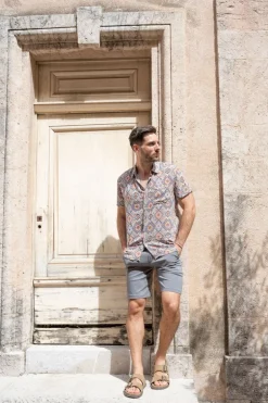 Short chino uni léger stretch et très confortable