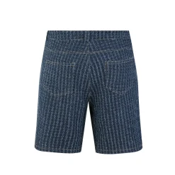 Short droit à motifs troués