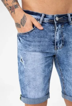 Short jean déchiré