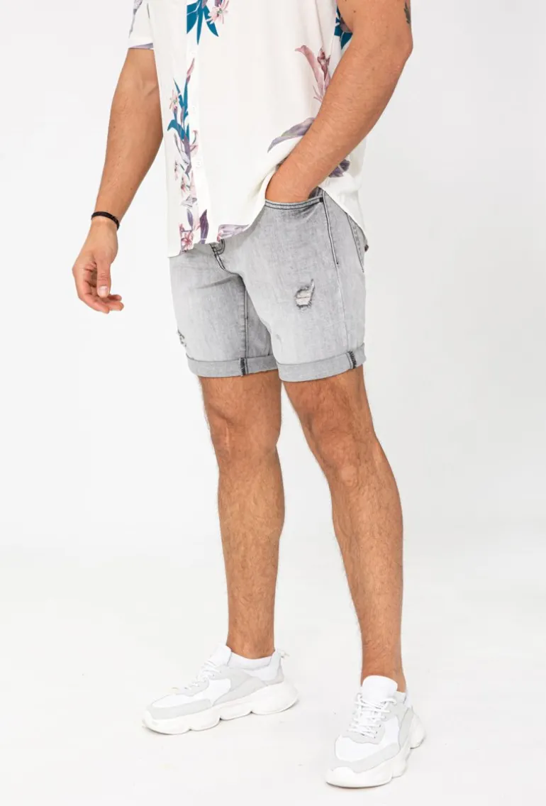 Short jean déchiré