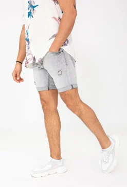 Short jean déchiré