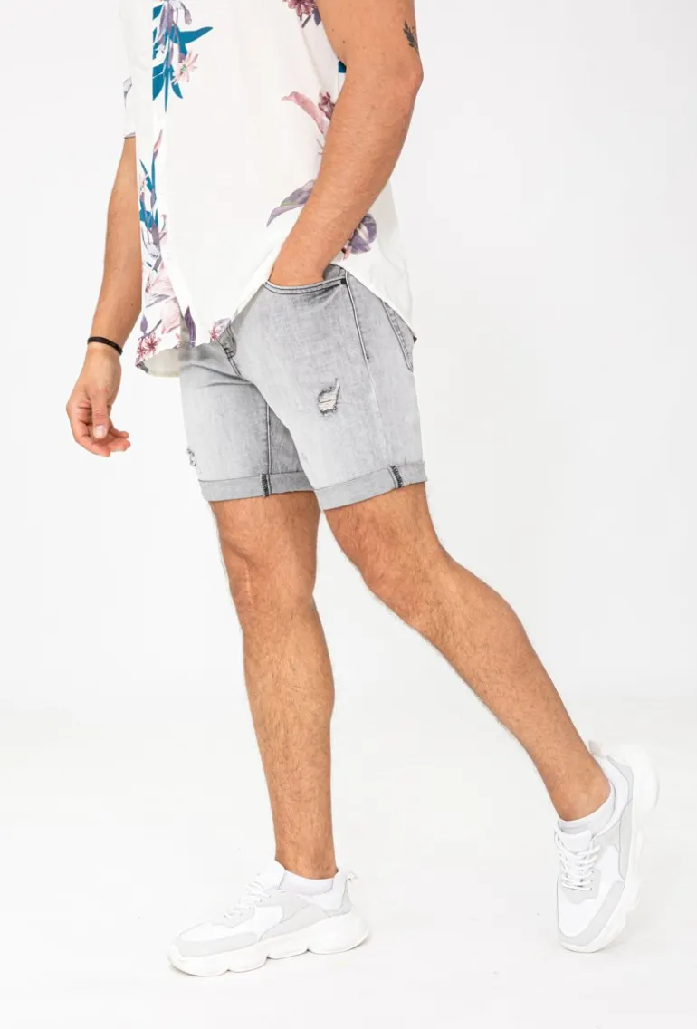 Short jean déchiré