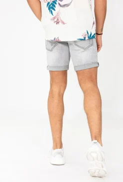 Short jean déchiré