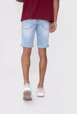Short jean déchiré