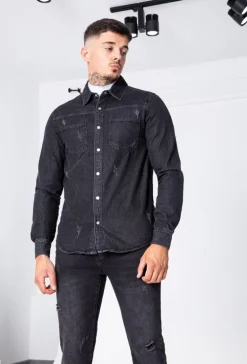 Surchemise jean cintrée à col classique avec finition usée
