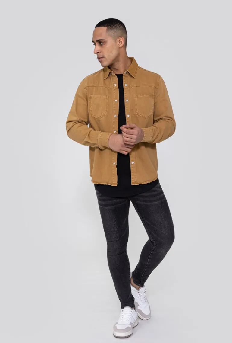 Surchemise jean cintrée à col classique avec finition usée