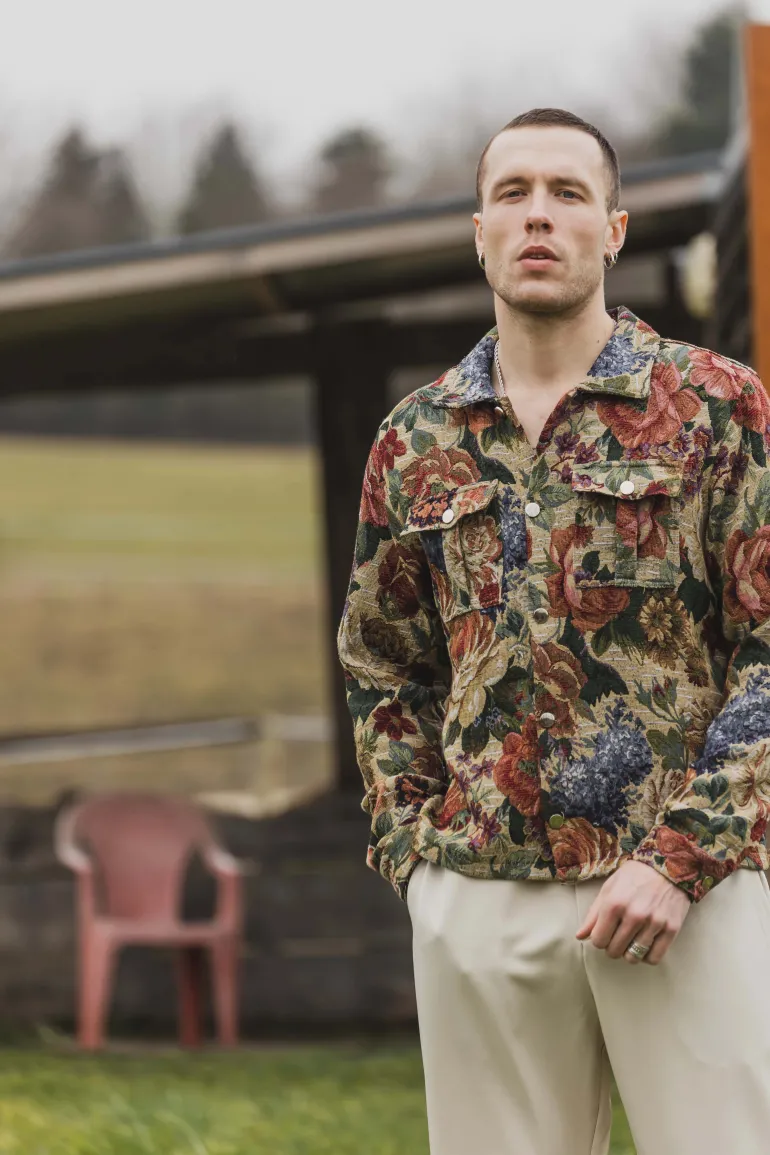Veste à manches longues avec imprimé floral