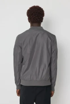 Veste à poche