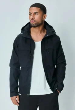 Veste courte à capuche réglable avec ficelle