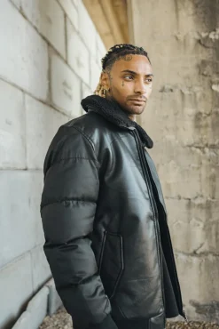 Veste matelassée avec un col à revers moumouté