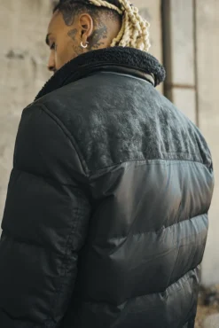 Veste matelassée avec un col à revers moumouté