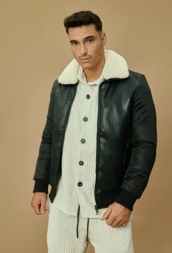 Veste matelassée avec un col à revers moumouté